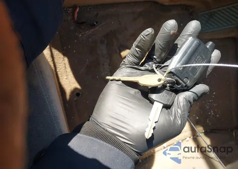 2004 Kia Optima Ex V6/Lx V6 z USA, uszkodzony, nr VIN KNAGD128145367345